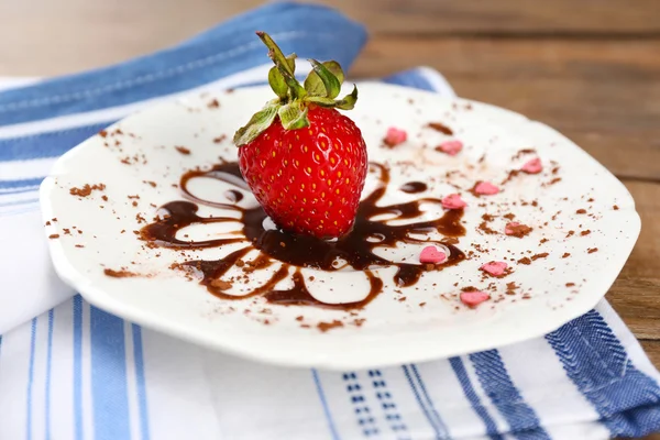 Red ripe strawberry with chocolate — Stock Photo, Image