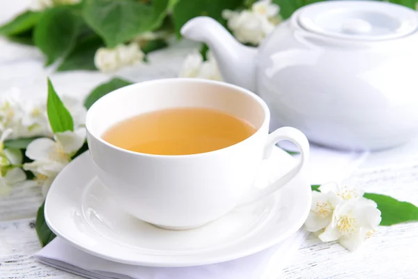 Xícara de chá com jasmim — Fotografia de Stock