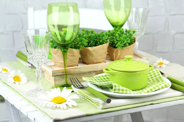 Configuração de mesa na moda no restaurante — Fotografia de Stock