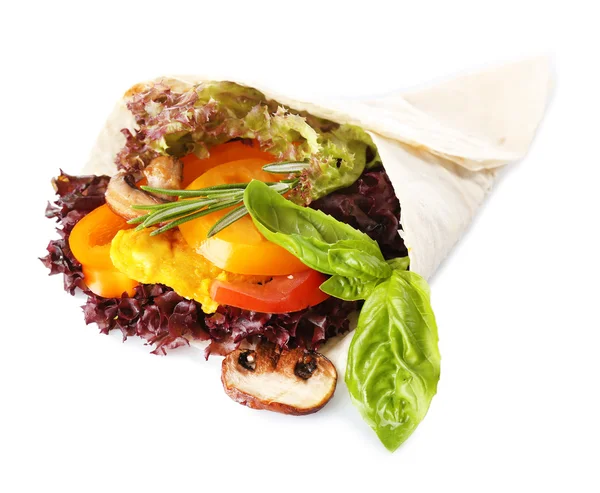 Veggie wrap filled with chicken and fresh vegetables — Stock Photo, Image