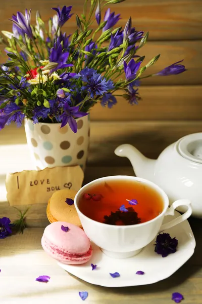 Cup of fresh herbal tea — Stock Photo, Image