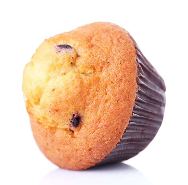 Blaubeermuffin isoliert auf weiß — Stockfoto