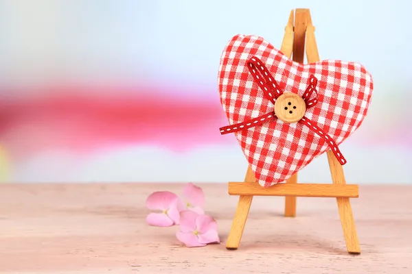 Beautiful heart small decorative easel — Stock Photo, Image