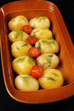 haşlanmış patates, genç yakın çekim 