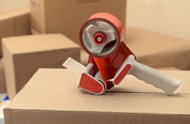 dispenser ile ambalaj koli