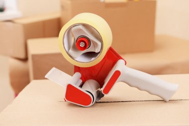 dispenser ile ambalaj koli