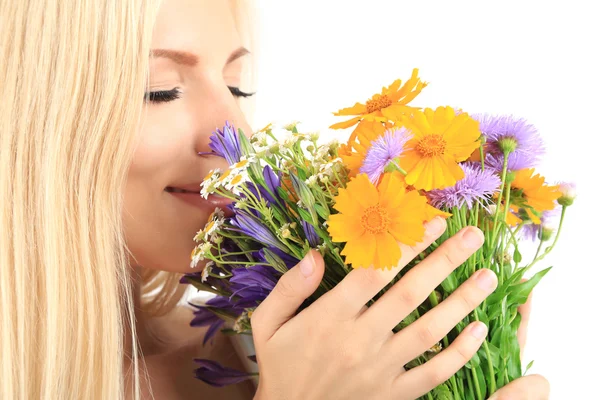 Młoda kobieta piękne kwiaty — Zdjęcie stockowe