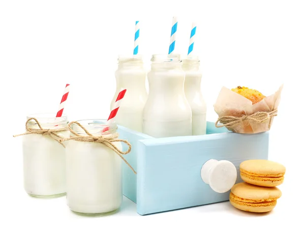Latte in bottiglia con cannucce di carta — Foto Stock