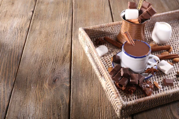 Copa de chocolate caliente en la mesa, de cerca — Foto de Stock