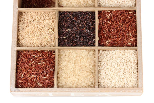Diferentes tipos de arroz en caja de madera — Foto de Stock