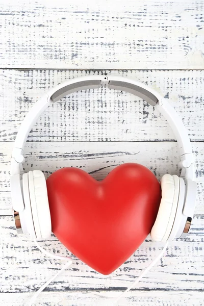 Kopfhörer und Herz — Stockfoto