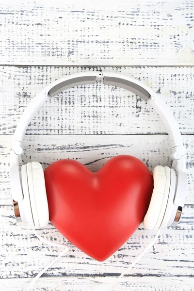 Auriculares y corazón — Foto de Stock