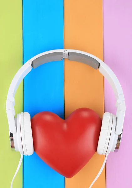 Auriculares y corazón — Foto de Stock