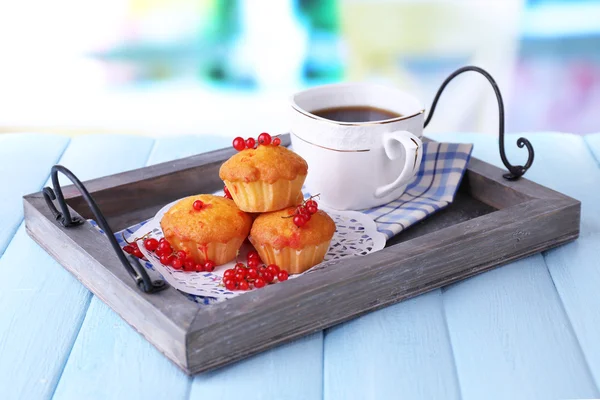 Muffin mit roten Beeren — Stockfoto