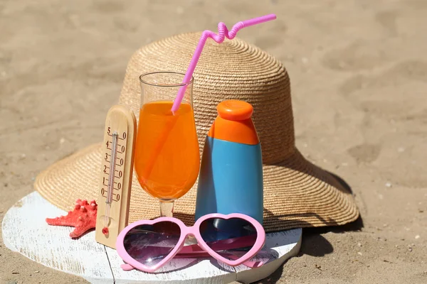 Thermometer in sand — Stock Photo, Image