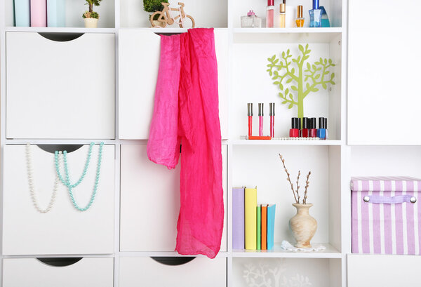 Ящики и стеллажи
