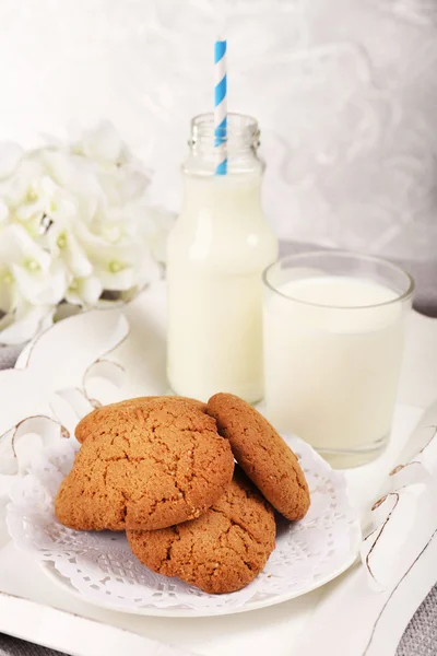 Mléko a soubory cookie — Stock fotografie