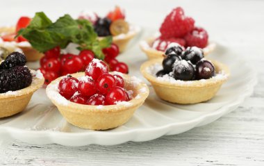 taze meyveleri tatlı