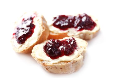 Ekmek blackcurrant reçel ve tereyağı ile