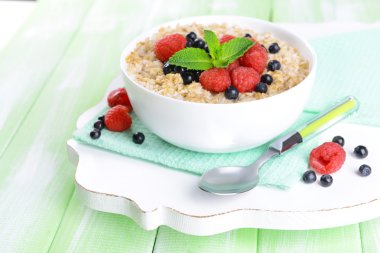 çilek ile yulaf ezmesi