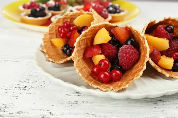 Fresh fruit dessert — Stock Photo, Image