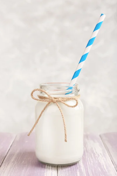 Bottiglie di latte — Foto Stock