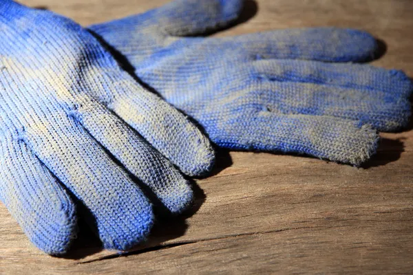 Verschmutzte gebrauchte Stoffhandschuhe — Stockfoto