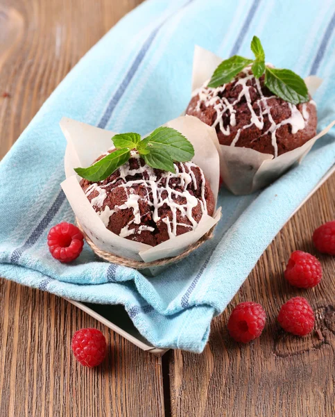Cupcakes with raspberries — Stock Photo, Image