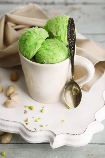 Helado de pistacho —  Fotos de Stock