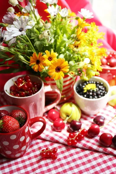 莓果和花 — 图库照片