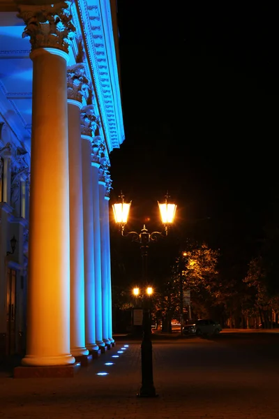 Teatro por la noche — Foto de Stock