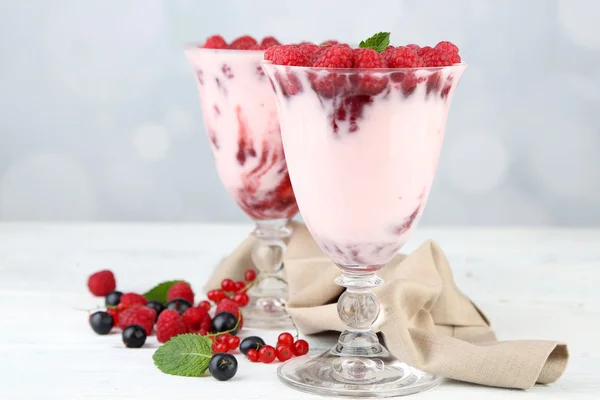 Tasty raspberry dessert with berries — Stock Photo, Image