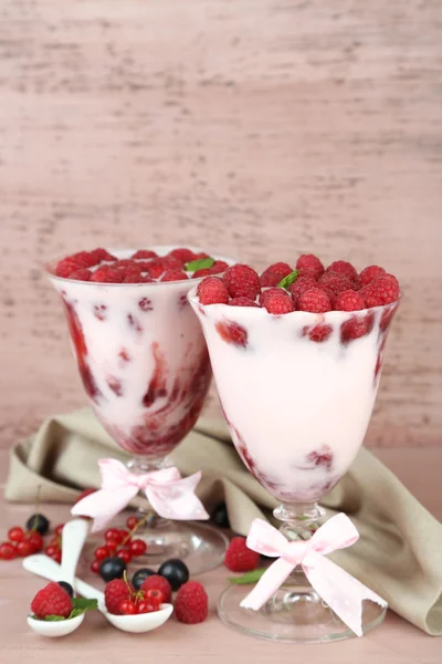 Tasty raspberry dessert with berries — Stock Photo, Image