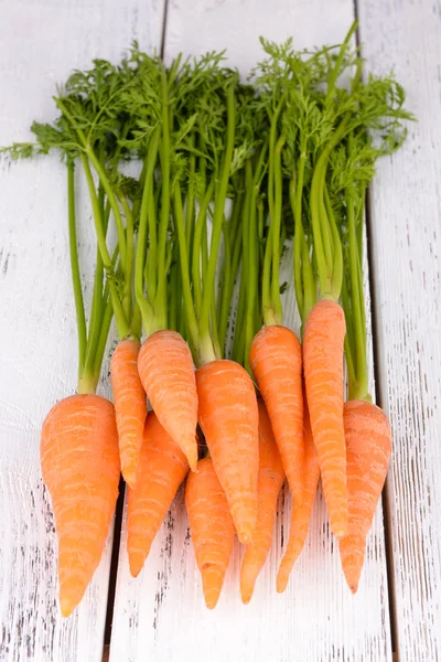 Zanahoria fresca con hojas — Foto de Stock