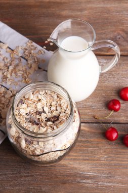 kavanoz içinde ev yapımı granola