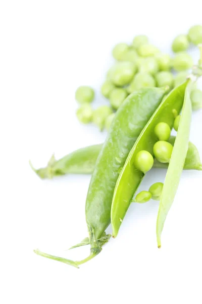 Frische grüne Erbsen — Stockfoto