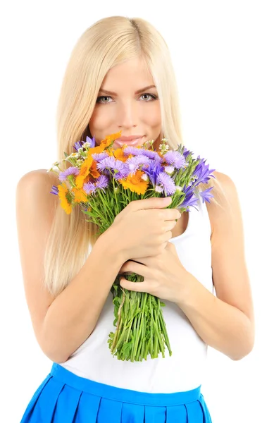 Молода красива жінка з квітами ізольована на білому — стокове фото