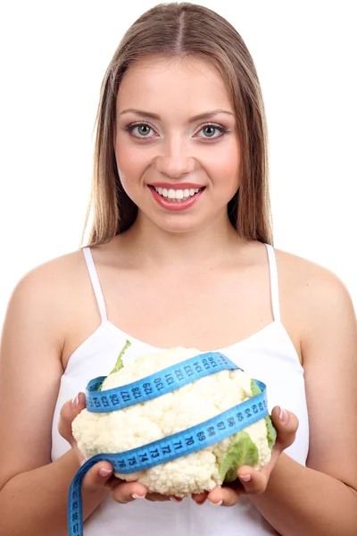 Красива дівчина з капустою і мірною стрічкою, ізольована на білому — стокове фото
