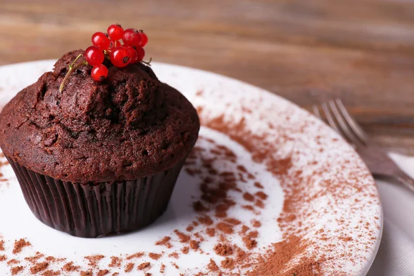 Muffin with red currant — Stock Photo, Image