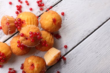 Muffin Frenk üzümü çilek ile