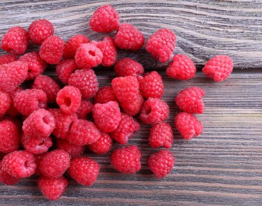 Olgun tatlı ahududu