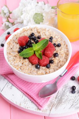 çilek ile yulaf ezmesi