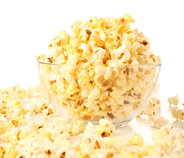 Popcorn in glazen schaal — Stockfoto