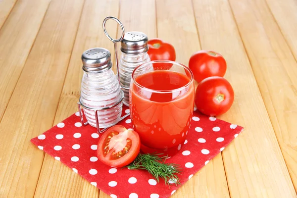 Jus de tomate en verre — Photo