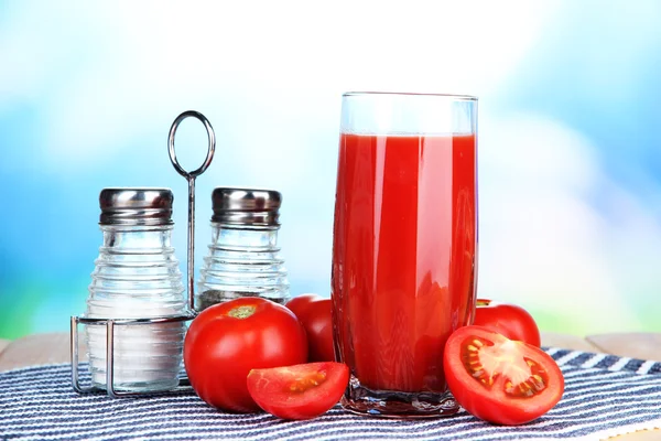 Rajčatový džus ve sklenici — Stock fotografie