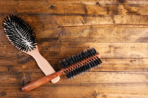 Brosses à cheveux en bois — Photo