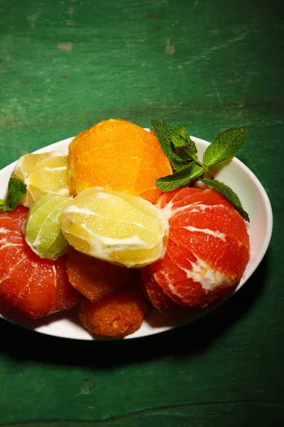 Citrus fruits without skin — Stock Photo, Image