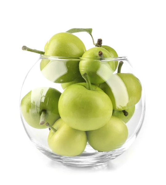 Cam kase içinde yeşil elma — Stok fotoğraf