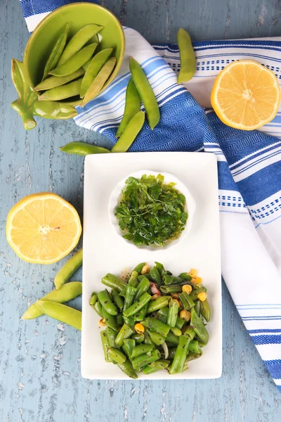 Salada com feijão verde e milho — Fotografia de Stock