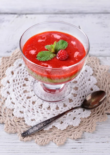 Smoothies aux fraises, kiwis et framboises — Photo